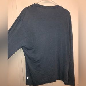 Lululemon Men’s Lightweight Blue Long Sleeve Shirt